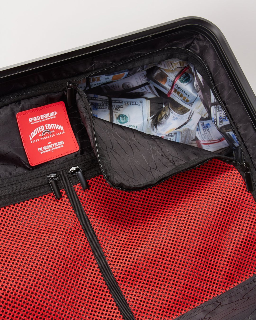 3AM SHARKNAUTICS 22ƒ?� CARRY-ON LUGGAGE