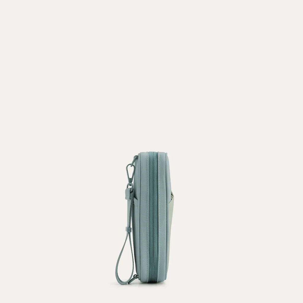 (FREE GIFT)Crush Passport Holder